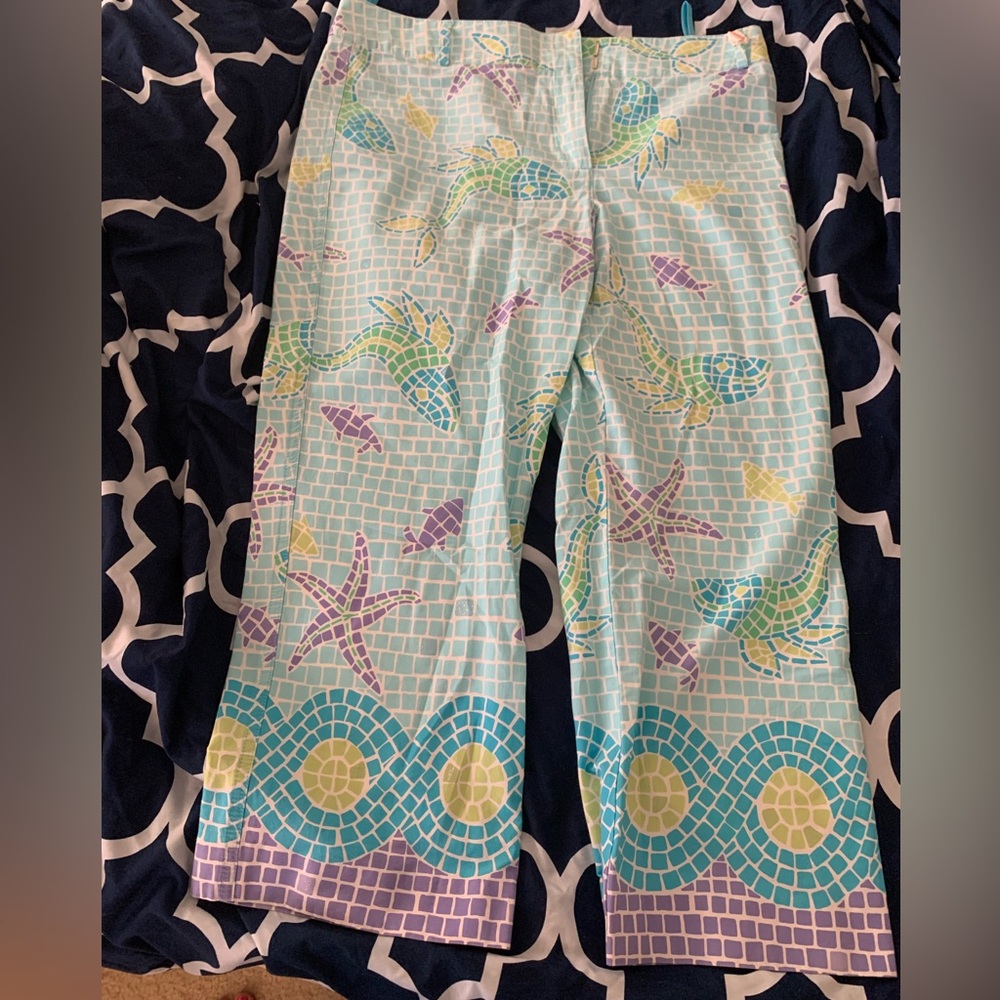 Lilly Pulitzer (white label) tile design capri pants - GUC